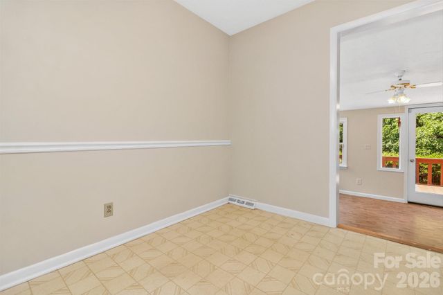 67 Wagon Road, Asheville, NC 28805