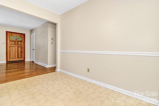 67 Wagon Road, Asheville, NC 28805