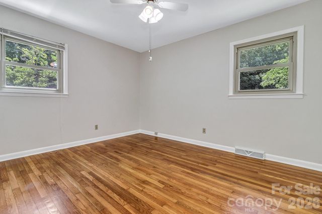67 Wagon Road, Asheville, NC 28805