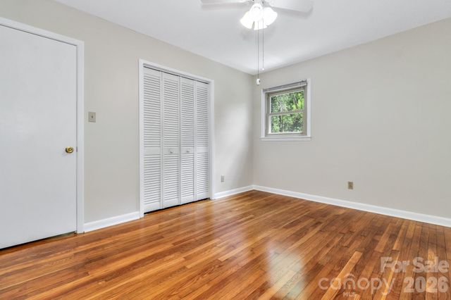 67 Wagon Road, Asheville, NC 28805