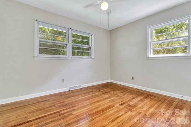 67 Wagon Road, Asheville, NC 28805