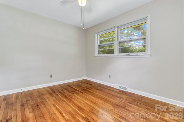 67 Wagon Road, Asheville, NC 28805