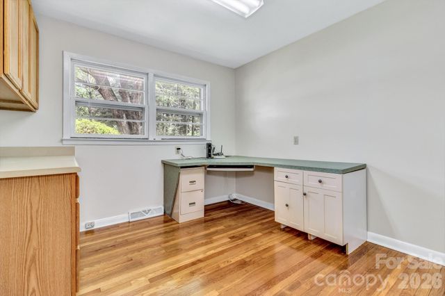 67 Wagon Road, Asheville, NC 28805