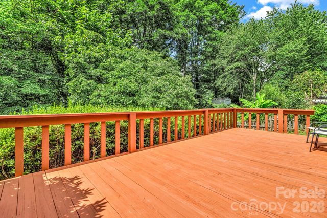 67 Wagon Road, Asheville, NC 28805