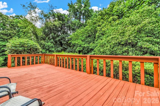 67 Wagon Road, Asheville, NC 28805