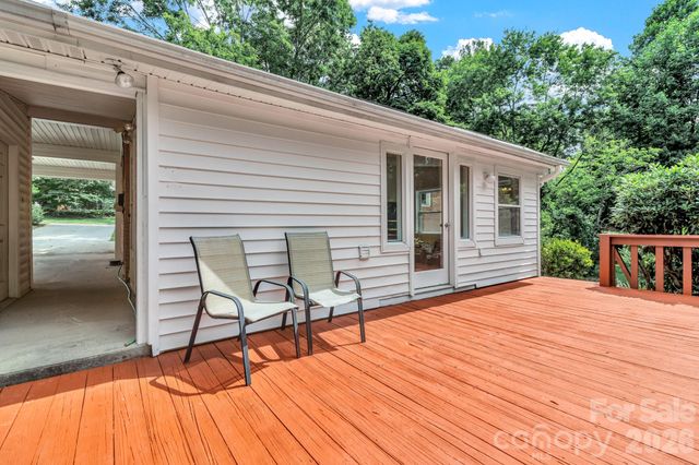67 Wagon Road, Asheville, NC 28805
