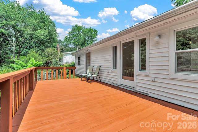 67 Wagon Road, Asheville, NC 28805