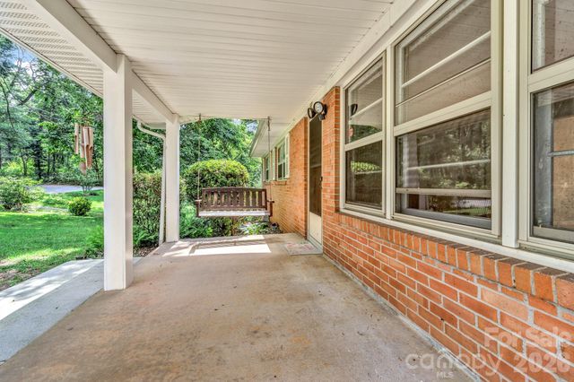 67 Wagon Road, Asheville, NC 28805