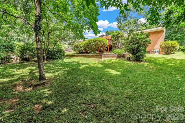 67 Wagon Road, Asheville, NC 28805