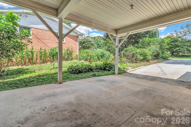 67 Wagon Road, Asheville, NC 28805