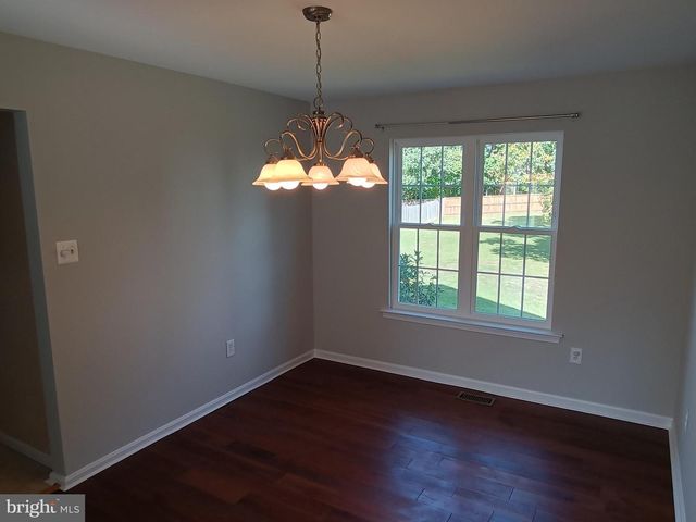 345 SILVER RIDGE DR, Sterling, VA 20164