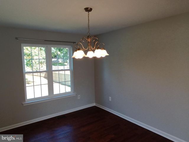 345 SILVER RIDGE DR, Sterling, VA 20164