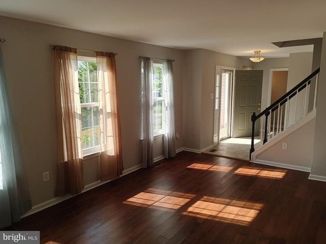 345 SILVER RIDGE DR, Sterling, VA 20164