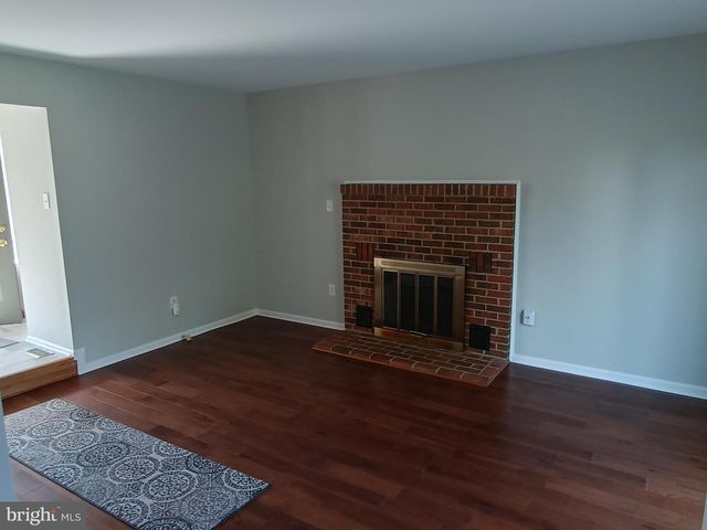 345 SILVER RIDGE DR, Sterling, VA 20164