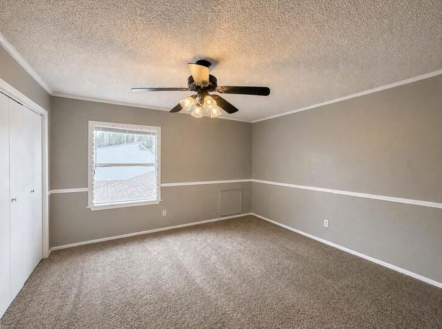 2323 37th Avenue N, Texas City, TX 77590