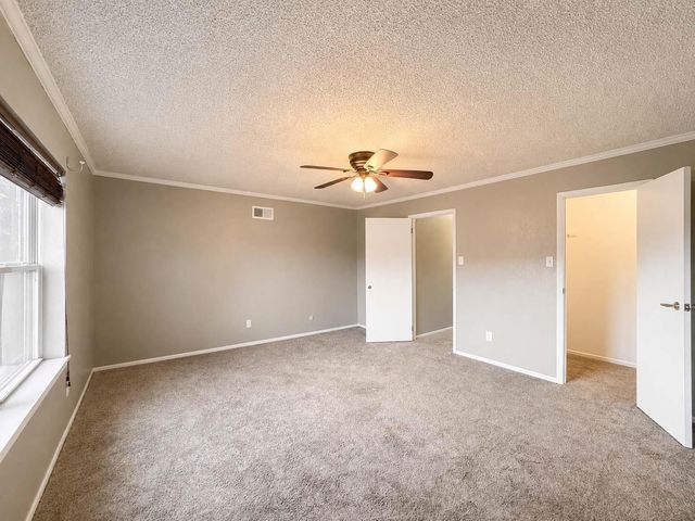 2323 37th Avenue N, Texas City, TX 77590
