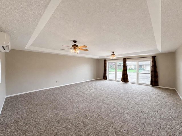 2323 37th Avenue N, Texas City, TX 77590