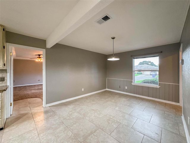 2323 37th Avenue N, Texas City, TX 77590