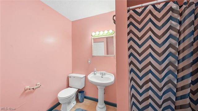 505 Ohio River Road, Parkersburg, WV 26101