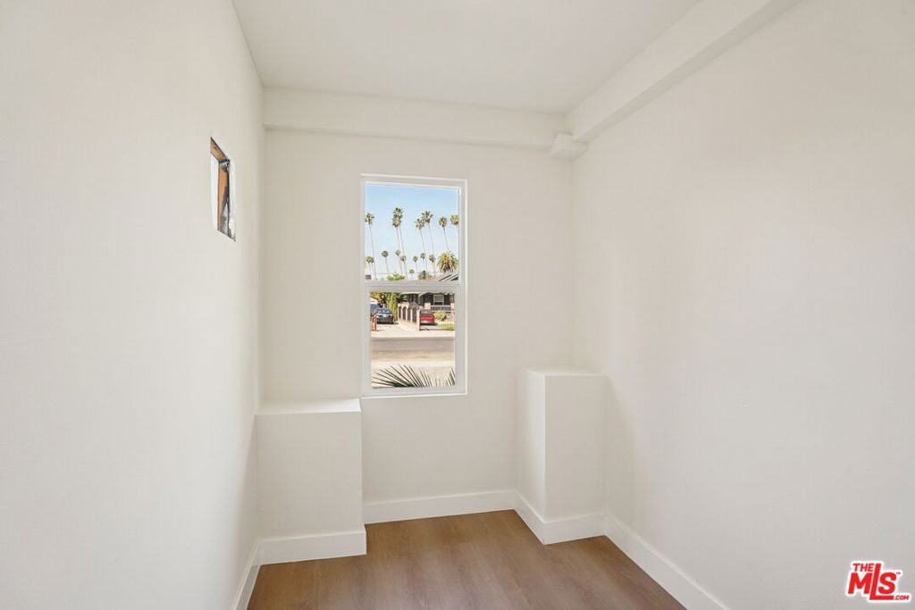 Image 16 of property listing at 4920 S Wilton Place, Los Angeles, CA 90062