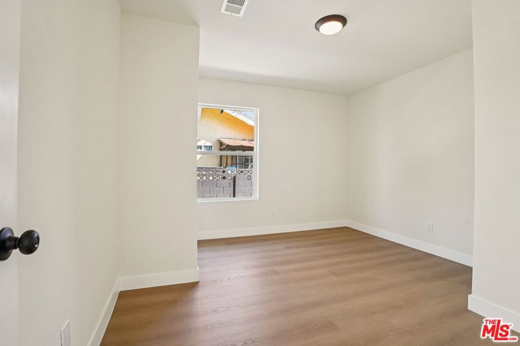 Image 20 of property listing at 4920 S Wilton Place, Los Angeles, CA 90062