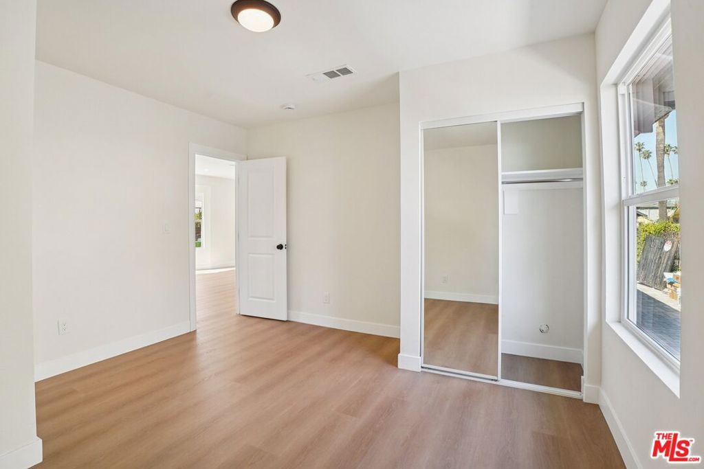 Image 21 of property listing at 4920 S Wilton Place, Los Angeles, CA 90062