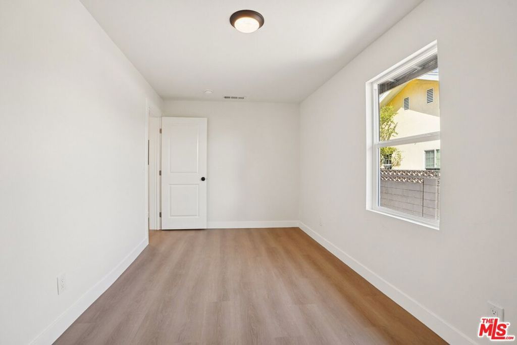 Image 26 of property listing at 4920 S Wilton Place, Los Angeles, CA 90062