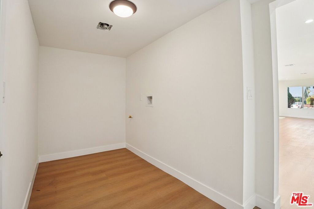 Image 27 of property listing at 4920 S Wilton Place, Los Angeles, CA 90062