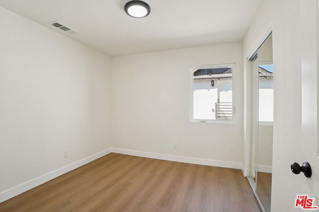 Image 32 of property listing at 4920 S Wilton Place, Los Angeles, CA 90062