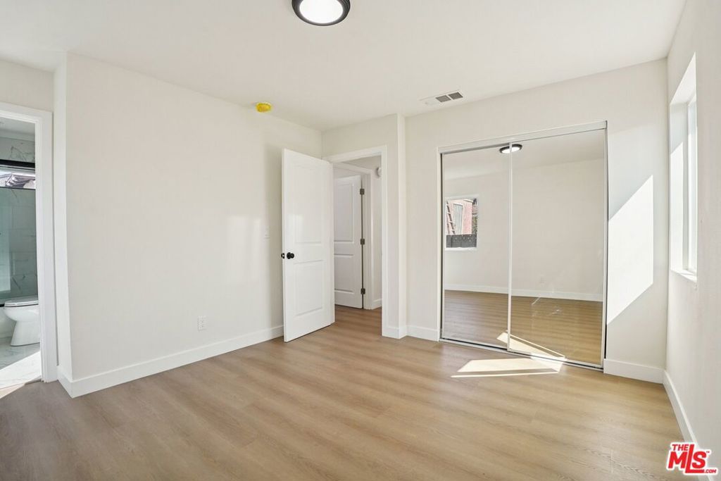 Image 34 of property listing at 4920 S Wilton Place, Los Angeles, CA 90062