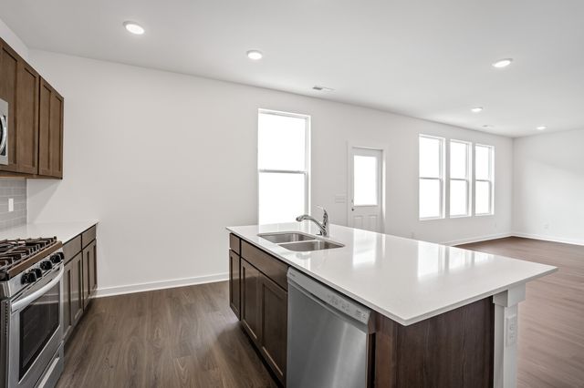 5063 Cothron Dr, White House, TN 37188