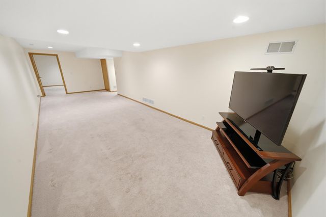 2505 Boulder Ridge Lane NW, Rochester, MN 55901