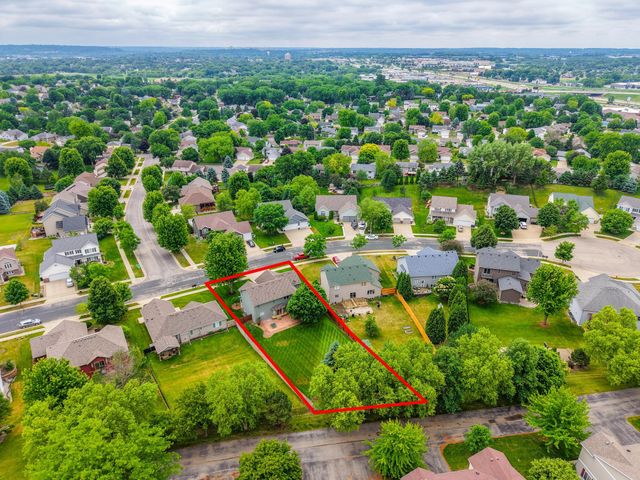 2505 Boulder Ridge Lane NW, Rochester, MN 55901
