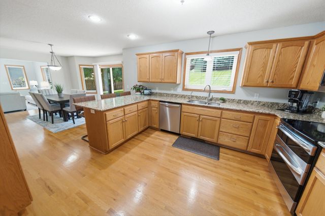2505 Boulder Ridge Lane NW, Rochester, MN 55901