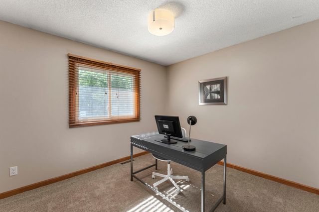 1701 83rd Avenue N, Brooklyn Park, MN 55444