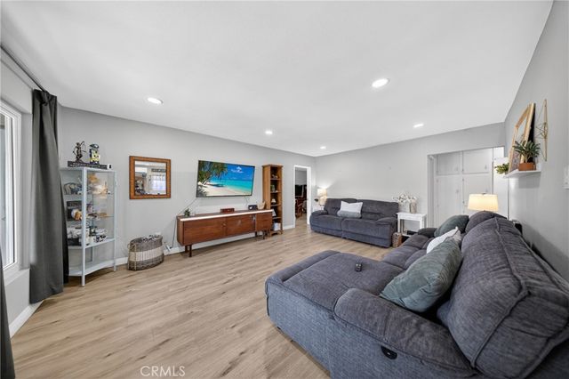 7726 Del Rosa, San Bernardino, CA 92410