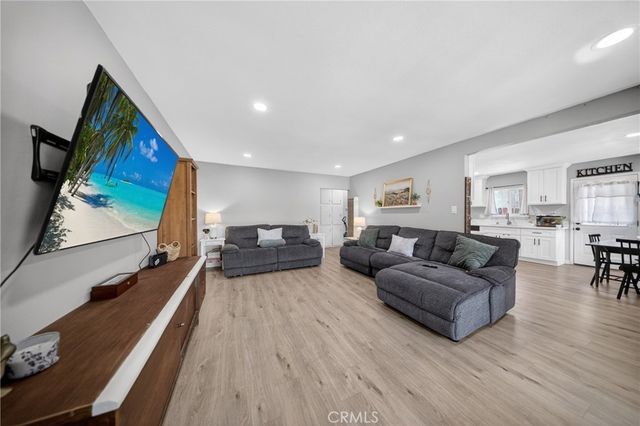 7726 Del Rosa, San Bernardino, CA 92410