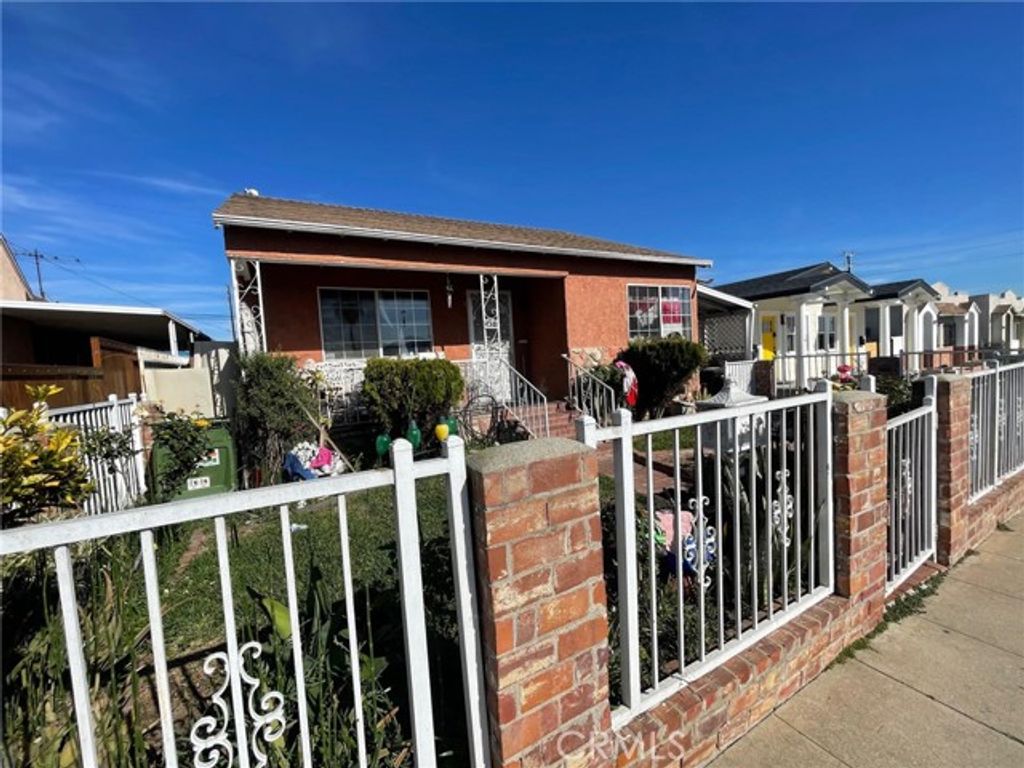 3451 Estrada, Los Angeles, CA 90023