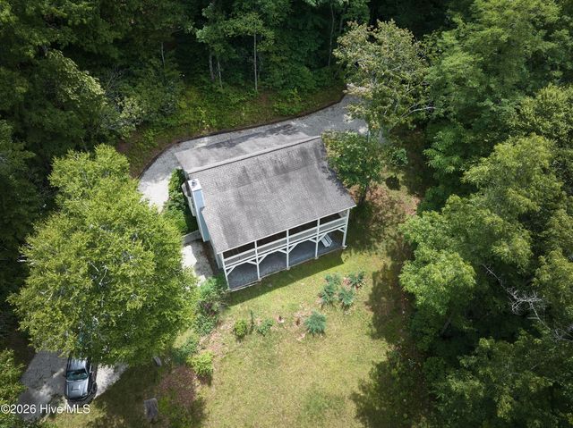 37 Gator Road, Topton, NC 28781