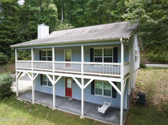 37 Gator Road, Topton, NC 28781