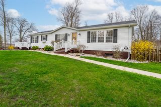 5661 Clark Street, Coloma, MI 49038