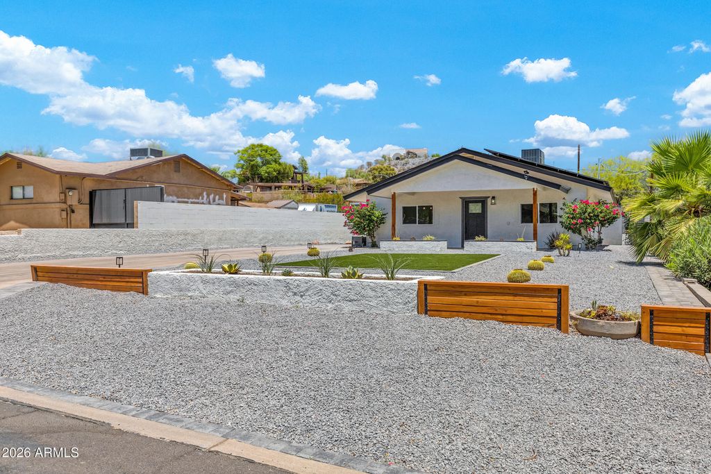 11463 N 16TH Street, Phoenix, AZ 85020