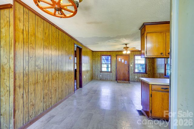 2414 N Olivers Cross Road, Newton, NC 28658