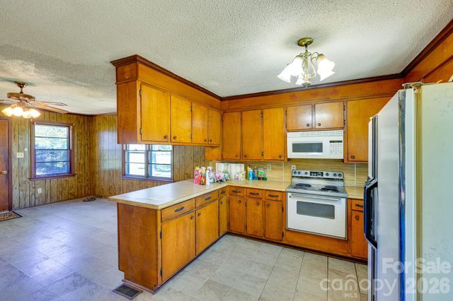 2414 N Olivers Cross Road, Newton, NC 28658