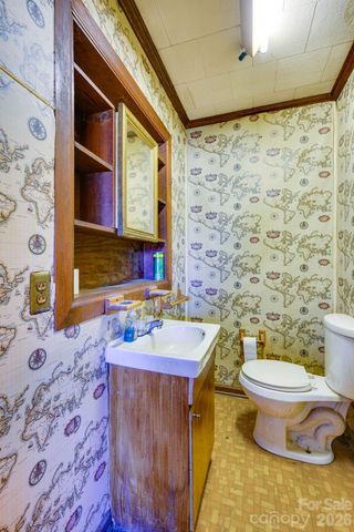 2414 N Olivers Cross Road, Newton, NC 28658