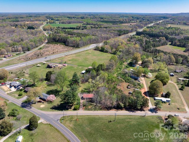 2414 N Olivers Cross Road, Newton, NC 28658