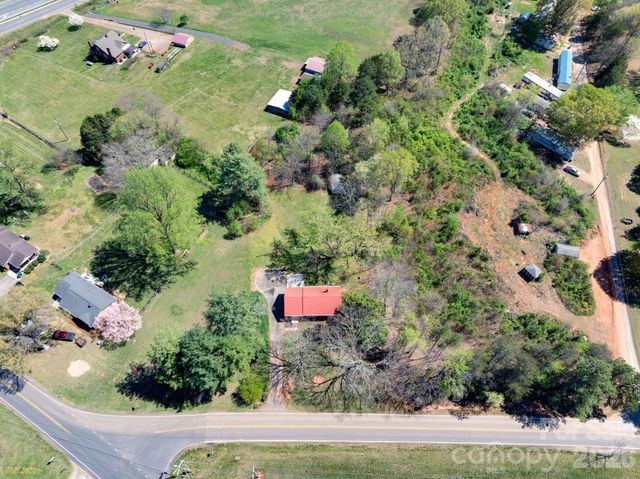 2414 N Olivers Cross Road, Newton, NC 28658