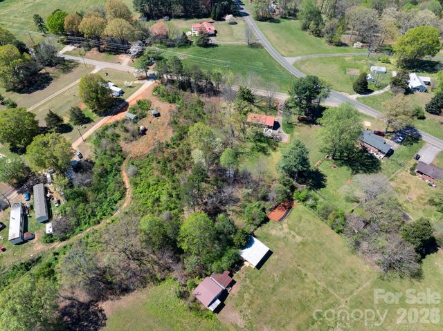 2414 N Olivers Cross Road, Newton, NC 28658