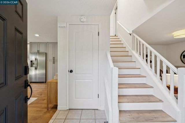 1660 San Luis Rd, Walnut Creek, CA 94597