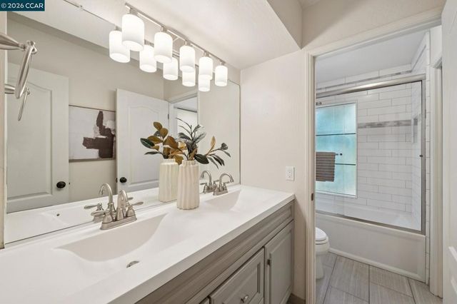 1660 San Luis Rd, Walnut Creek, CA 94597